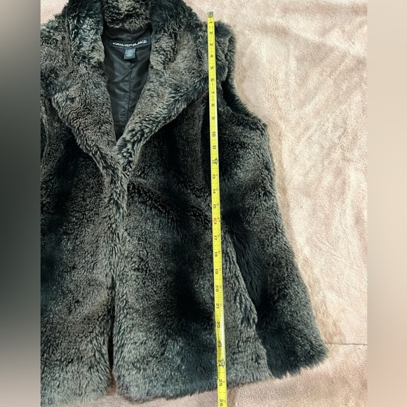 Kristen Blake faux fur plush vest brown gray Size Medium! Beautiful mix of color - Picture 11 of 12